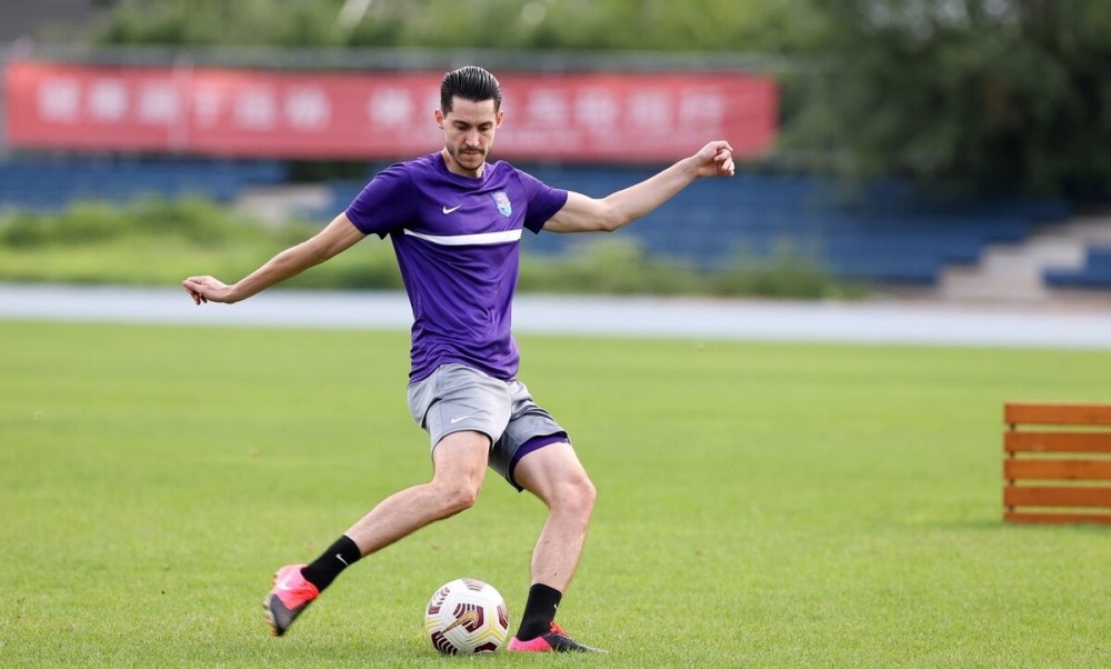 爱游戏官方-中超转会期再迎强敌，丹佛掘金调整名单，主帅态度——态度坚定，球队文化再被提及的简单介绍