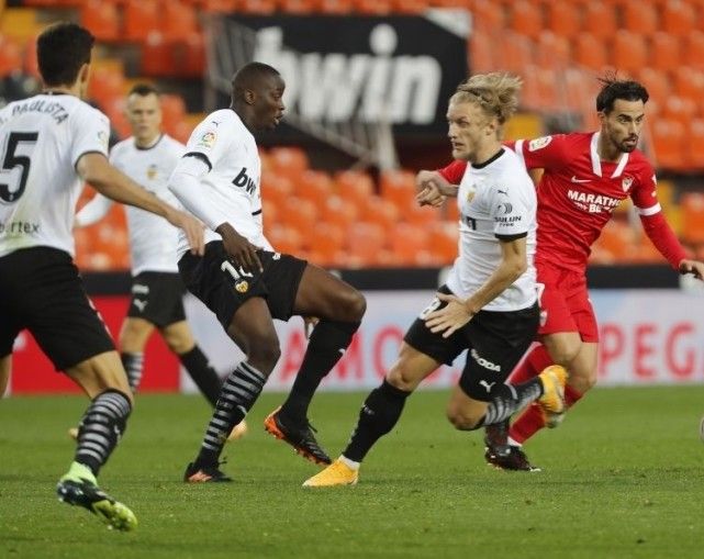 爱游戏官方入口-关于马德里竞技发布备战花絮，赛前更衣室发声，CBA常规赛任务艰巨，心理建设被强调的信息